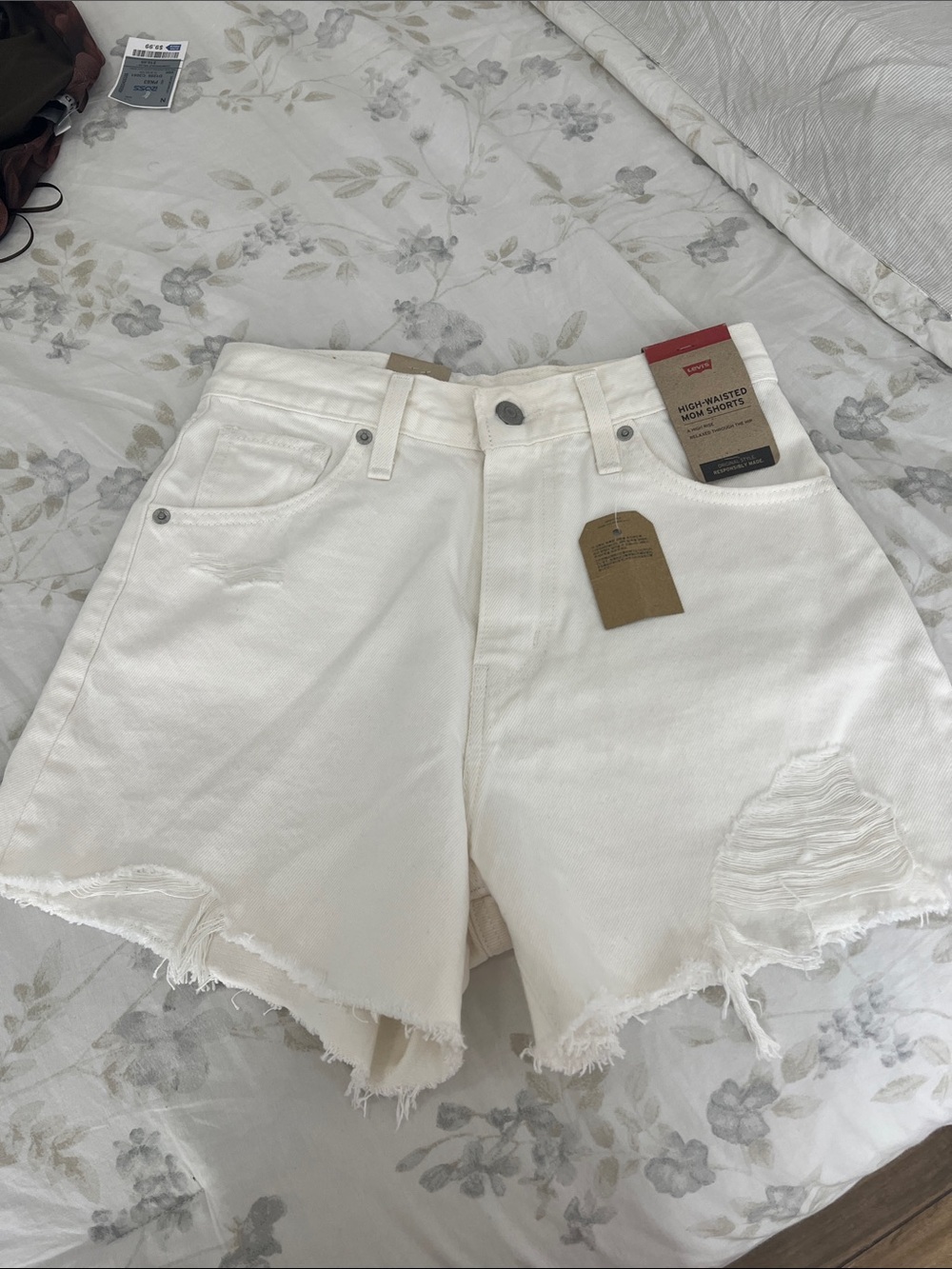 Levi's White High-waisted mom shorts